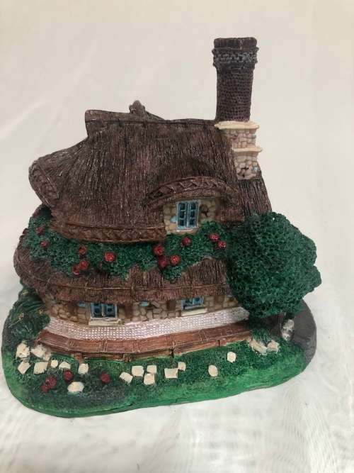 Polyresin miniature House ornament