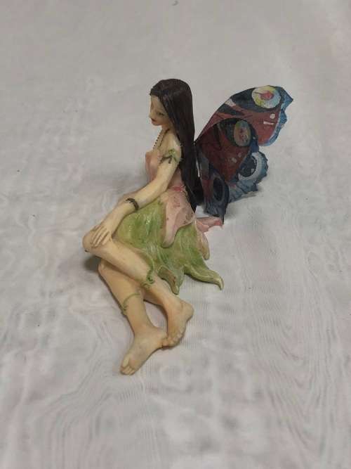 Fairy - Fairy  relaxing- Polyresin fairy with beautiful resin wings