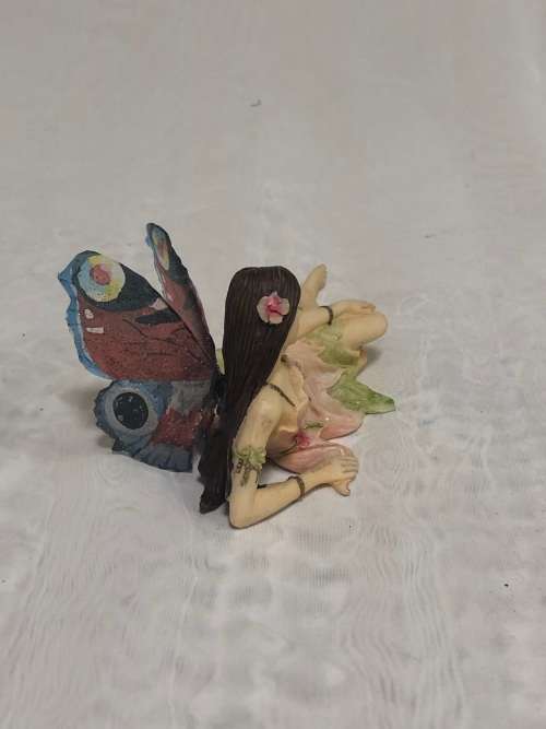 Fairy - Fairy  relaxing- Polyresin fairy with beautiful resin wings
