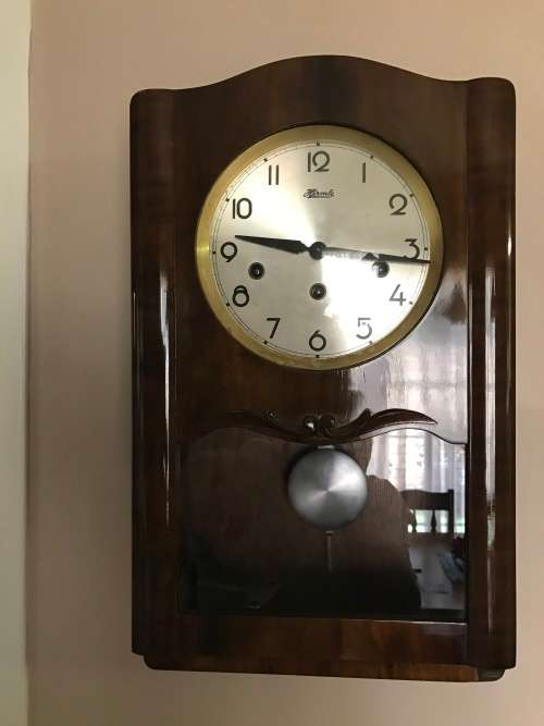 5 x Various clocks a bargain for the collector all at one sale.