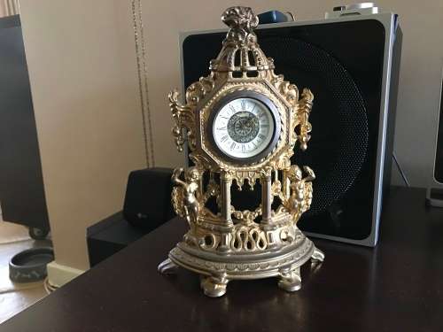 5 x Various clocks a bargain for the collector all at one sale.