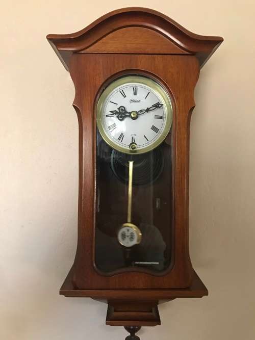 5 x Various clocks a bargain for the collector all at one sale.