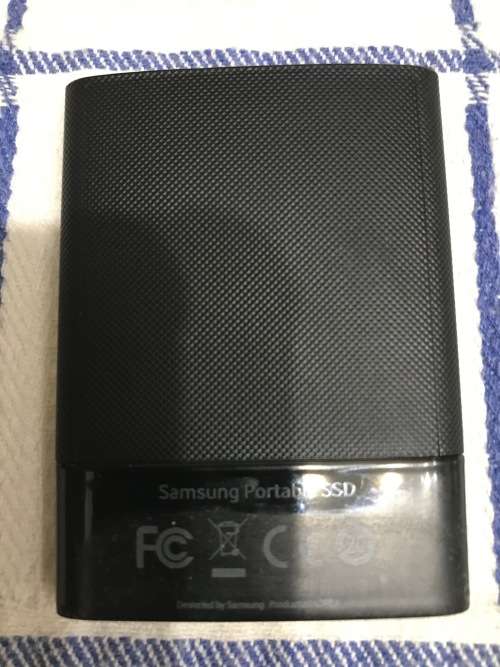 SAMSUNG 1TB USB3 SSD DRIVE
