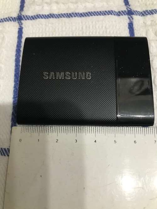 SAMSUNG 1TB USB3 SSD DRIVE