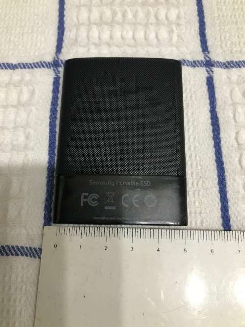 SAMSUNG 1TB USB3 SSD DRIVE