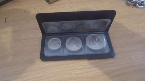 RHODESIA SET OF 1975 COINS IN WALLET UNCIRCULATED