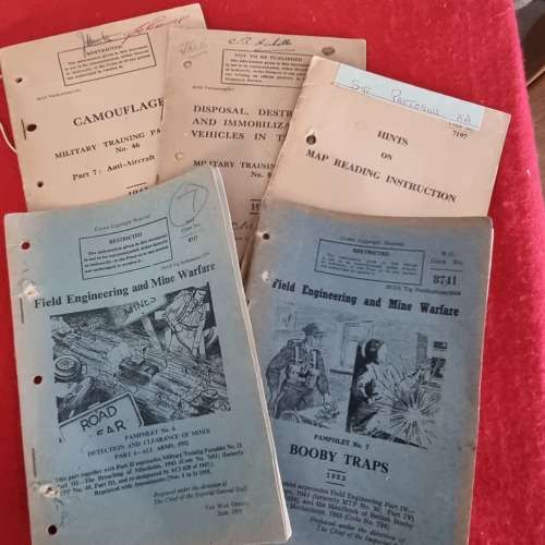 RHODESIA, BRIT ARMY BOOKLETS USED BY RHODESIAN INSTRUCTORS (5)