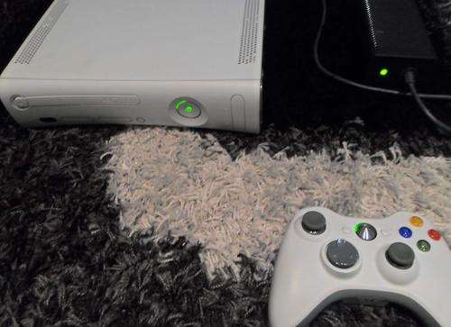 Xbox 360 Acrade with Accessories & 9 Games - Amazing condition, BARGAIN!! CRAZY WEDNESDAYR1noreserve