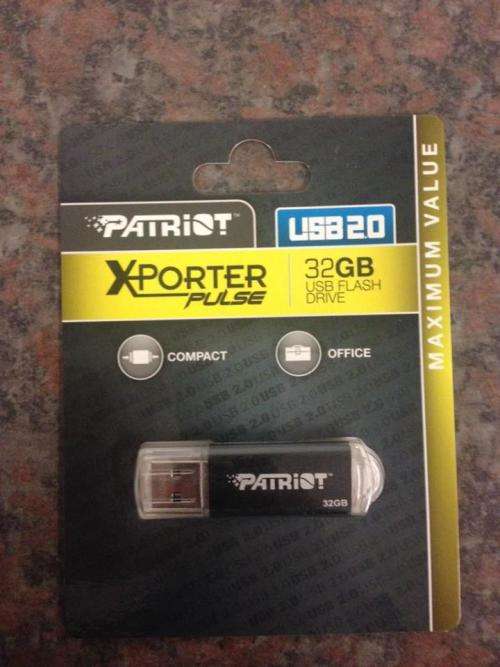 *NEW & SEALED* PATRIOT 32GB FLASH DISK DRIVE