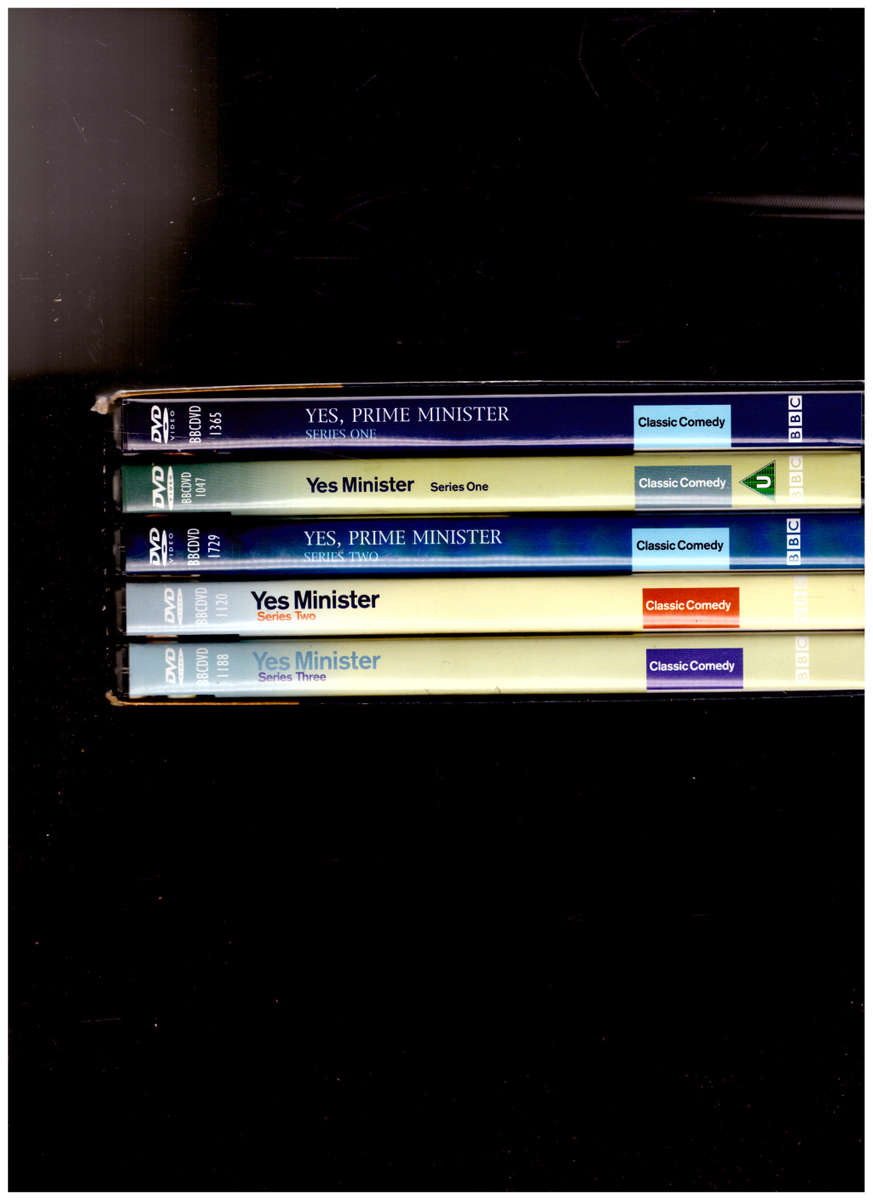 THE COMPLETE YES MINISTER & YES PRIME MINISTER, 7 DVD SET, REGION 2