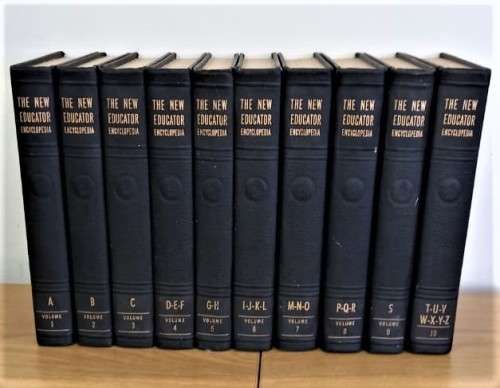 THE NEW EDUCATOR ENCYCLOPEDIA - SET OF 10 VOLUMES SOLD AS LOT