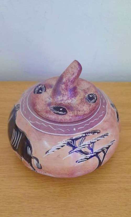 SOAPSTONE CALABASH / POT WITH SAN ROCK ART DESIGN