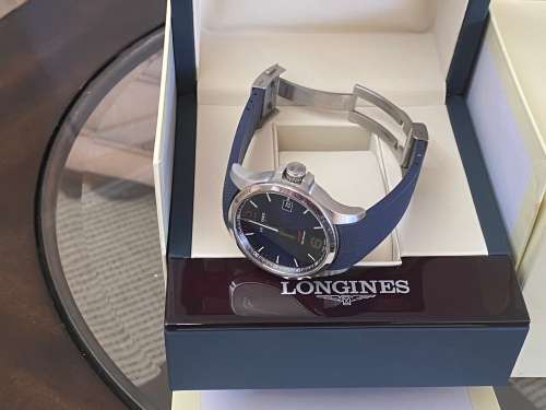 LONGINES CONQUEST VHP (2019) Beautiful condition!