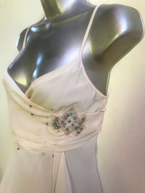 Suits a size 14 / 38 Kelso by Edgars cream embellished top posh!