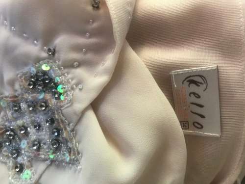 Suits a size 14 / 38 Kelso by Edgars cream embellished top posh!