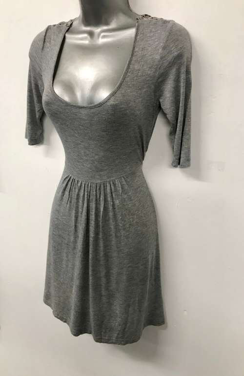 Suits 12 / 36 grey dress / top with back detail.