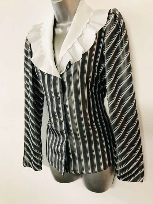 12 / 36 silver & white striped vintage blouse Peter Pan collar