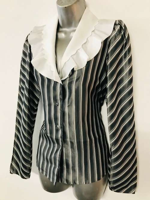 12 / 36 silver & white striped vintage blouse Peter Pan collar