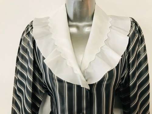 12 / 36 silver & white striped vintage blouse Peter Pan collar