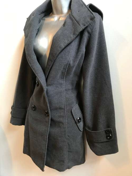 16 / 40 grey coat with hood