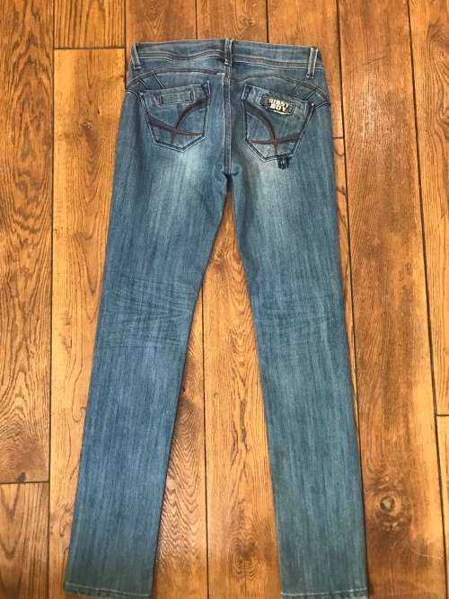 10 / 34 Designer is SISSY BOY Jon Jon SKINNY jeans