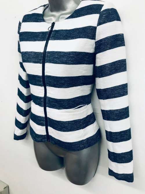 10 / 34 lined striped jacket - quality jacket fitted. Lovely on.