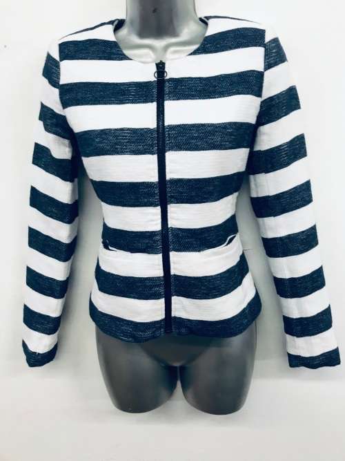 10 / 34 lined striped jacket - quality jacket fitted. Lovely on.