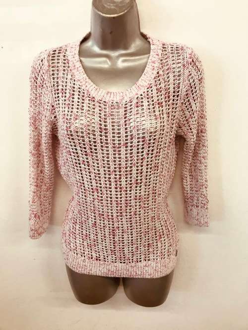 10 / 34 Designer is TOMMY HILFIGER Jersey