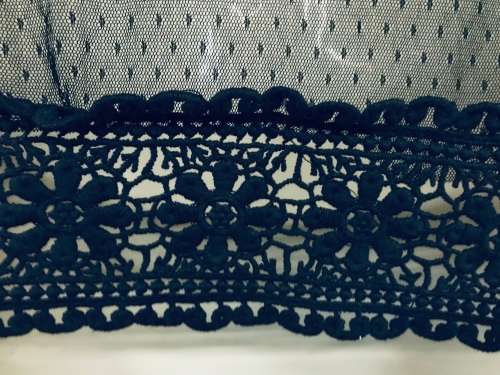 10 - 12 / 34 - 36 gorgeous black lace crochet ornate jersey top over a camisole top