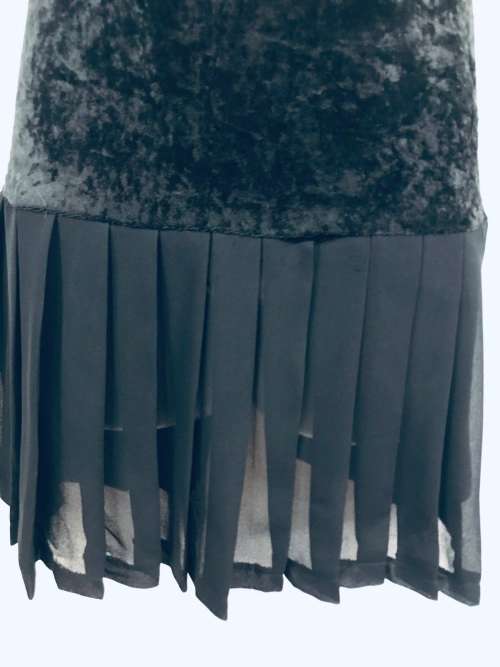 8 / 32 velvet pleat dress cute flapper style