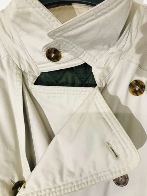 Eu 50 Designer is HUGO BOSS MENS Cream trench coat, must see !!!