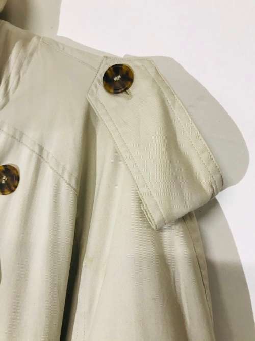Eu 50 Designer is HUGO BOSS MENS Cream trench coat, must see !!!