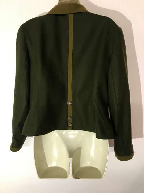 14-16 / 38-40 green jacket German must see