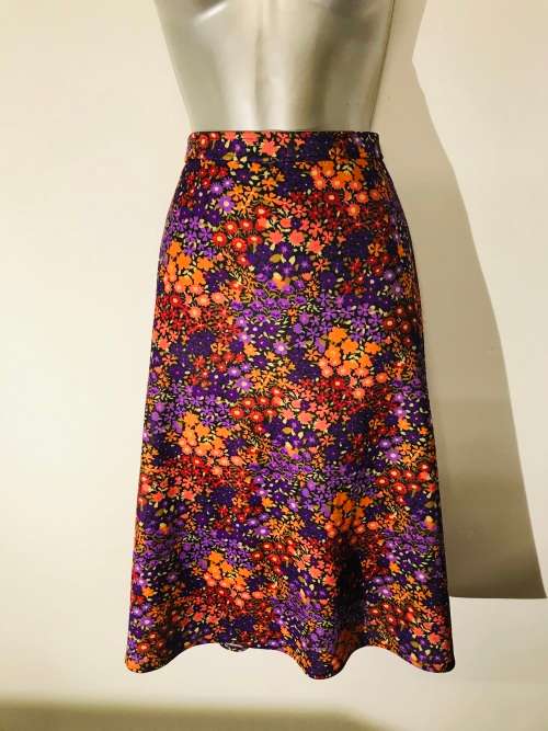 12 - 14 / 36 - 38 vinatage gfloral skirt gorgeous