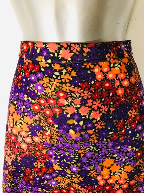 12 - 14 / 36 - 38 vinatage gfloral skirt gorgeous