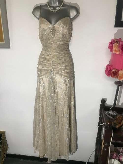 Designer dress by JESSICA McClintock 10 / 34 USA designer  floor length ball gown