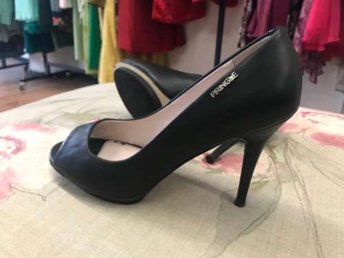 Size 7 / 40 black leather DESIGNER PRINGLE peep toe shoes stunning!