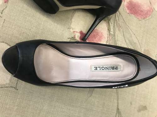 Size 7 / 40 black leather DESIGNER PRINGLE peep toe shoes stunning!