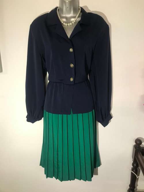 Vintage circa 1989's Hana sung dress suits 16 / 40