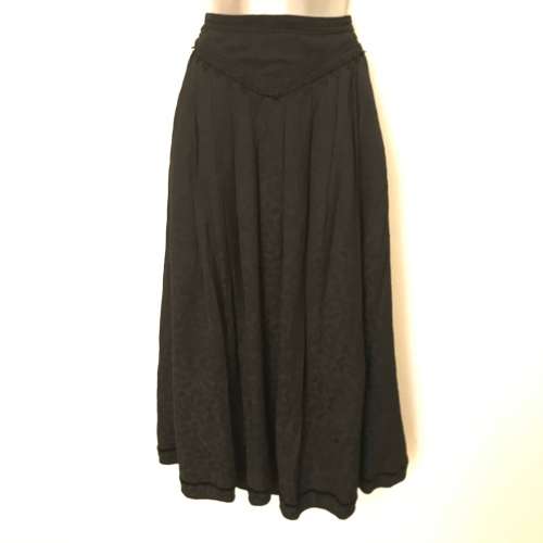 Fits 34  10 designer is Carella Italy brocade vintage skirt