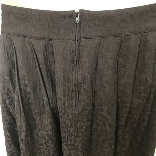 Fits 34  10 designer is Carella Italy brocade vintage skirt