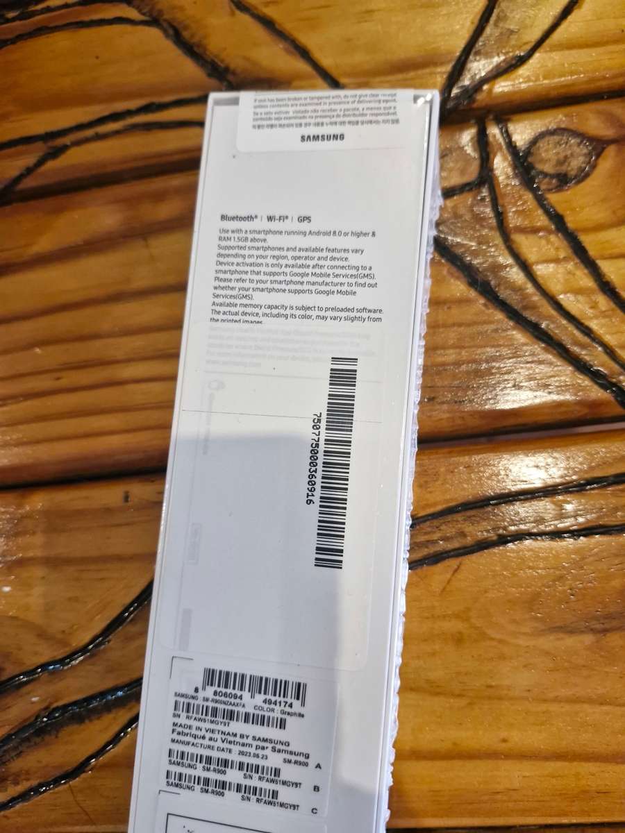 **Brand new Sealed** Samsung Galaxy Watch 5 40mm