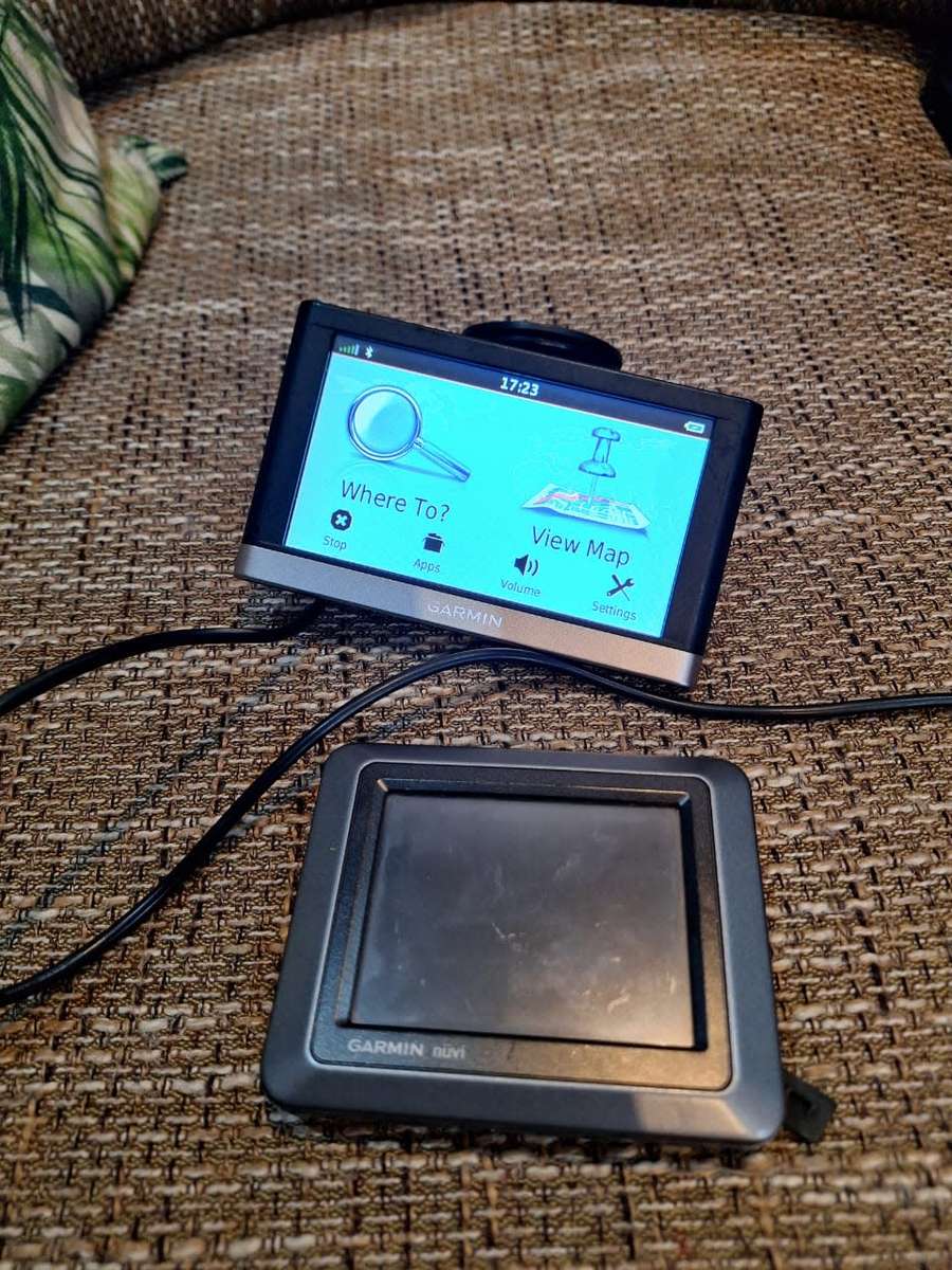 2x Garmin GPS for sale as a bundle