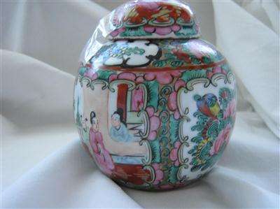 HAND PAINTED CHINESE GINGER JAR...12cm HIGH X 34cm AROUND THE GIRTH...