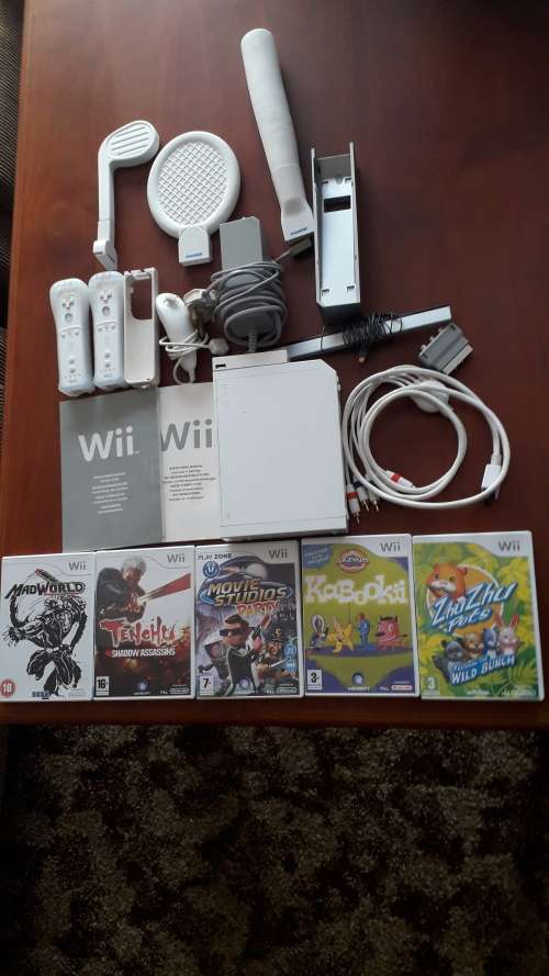 Nintendo Wii Console Bundle