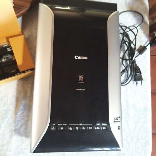CanoScan 9000F Mark II A4 flatbed scanner