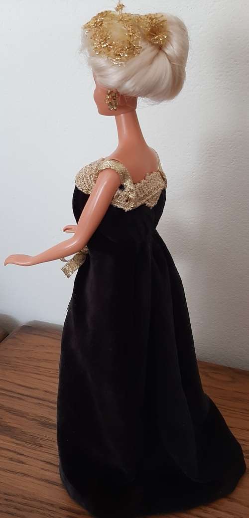 Velvet Black & Gold Barbie (1986)