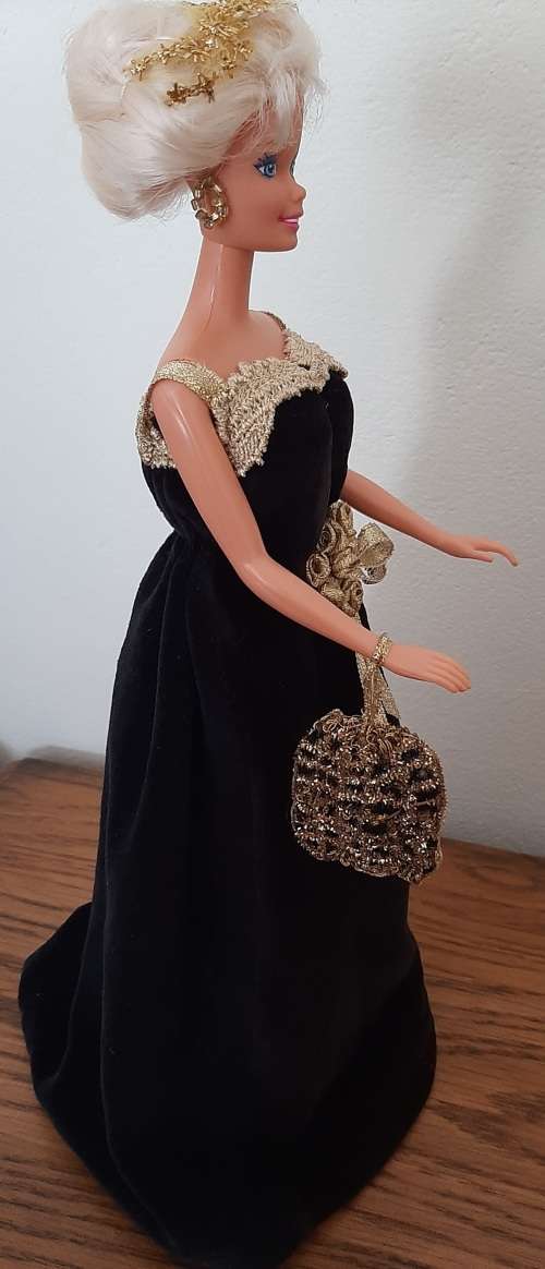 Velvet Black & Gold Barbie (1986)