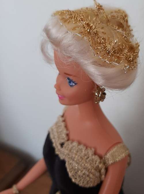 Velvet Black & Gold Barbie (1986)