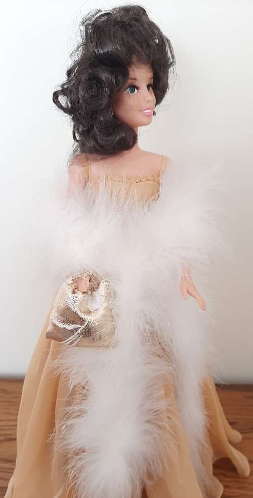47cm doll in Soft apricot flared dress with Boa